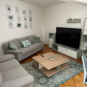 Arena With 3 Bedrooms In The Center Apartment Pula