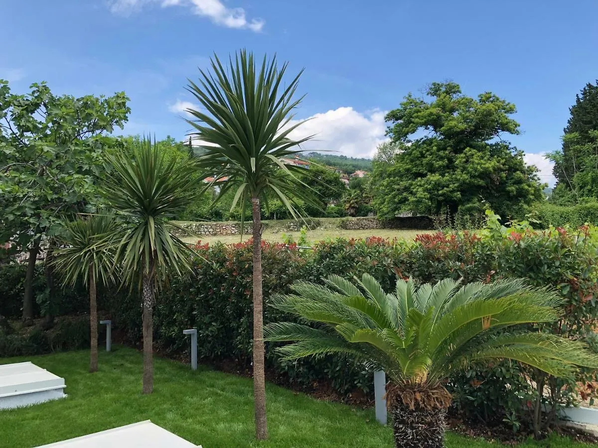 Stylish Apartment 100 M From The Beach Opatija Kroatien